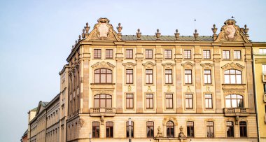 Poznan, Polonya - 04.09.2024: Bazar Poznaski Oteli, prestijli, tarihi bir otel, hizmet ve sosyal tesis..