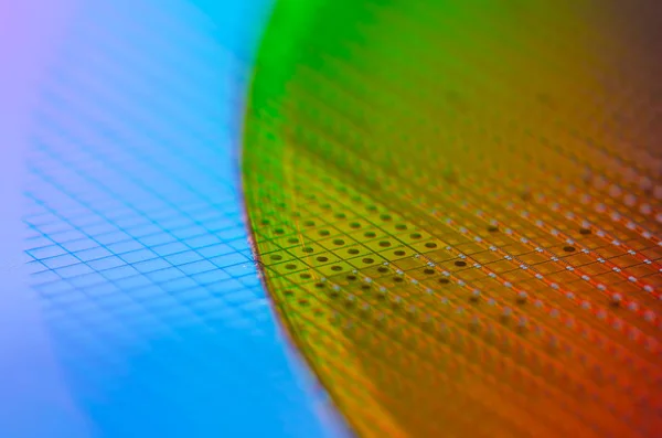 Silikon 'dan Makro Chip Teknoloji Arkaplanını Gofretliyor