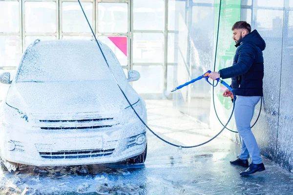 El ile araba yıkama Oto yıkama dışında basınçlı su ile