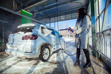 El ile araba yıkama Oto yıkama dışında basınçlı su ile