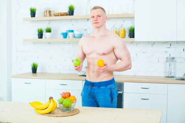 Muscular Man Naked Torso Kitchen Fruit Concept Healthy Eating Athletic — Stock Photo, Image