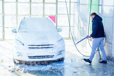 El ile araba yıkama Oto yıkama dışında basınçlı su ile