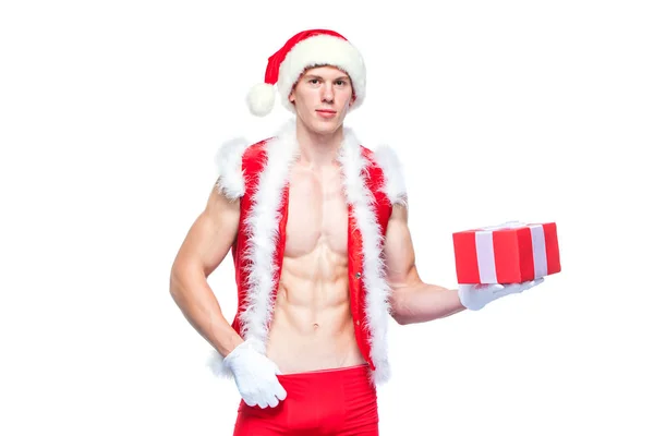 Santa Claus. Fitness Santa Claus na białym tle. Sexy fitness santa claus. Muskularny Święty Mikołaj z giftboxes — Zdjęcie stockowe