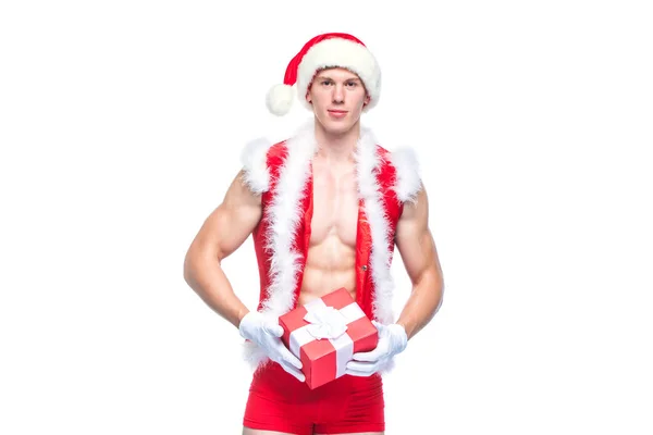 Pai Natal. Fitness Papai Noel isolado no fundo branco. Aptidão sexy Papai Noel. Papai Noel muscular com caixas de presente — Fotografia de Stock