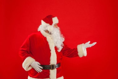 Noel Baba bir yer, kırmızı arka plan boş olarak işaretleme