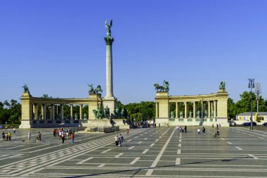 Budapeşte Millenium Anıtı ile Kahramanlar Meydanı, Macaristan.