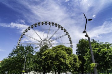 Gece Budapeşte gözü. Yeni dönme dolabı Erzs Bet 'de açıldı