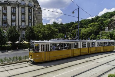 Budapeşte tramvay ağı toplu taşıma sisteminin bir parçasıdır 