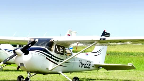 Ecka Serbia Mayo 2018 Aviones Deportivos Para Vuelos Comerciales Video — Vídeo de stock