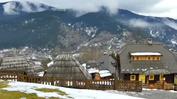 Drvengrad Mecavnik Kustendorf Pueblo Tradicional Construido Por Emir Kusturica Clip — Vídeos de Stock