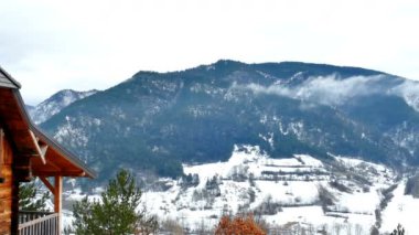 Drvengrad (Mecavnik / Kustendorf)-Emir Kusturica tarafından inşa geleneksel köy. 4 k Video klip