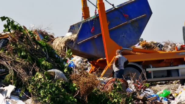 Zrenjanin Sérvia Abril 2019 Garrafas Plástico Sacos Outro Lixo Aterro — Vídeo de Stock