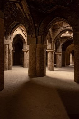 İran 'ın İsfahan kentindeki bir caminin eski temelleri