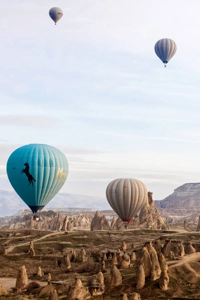 2018年2月26日 气球飞越卡帕多西亚山谷 Goreme Cappadocia 土耳其 — 图库照片