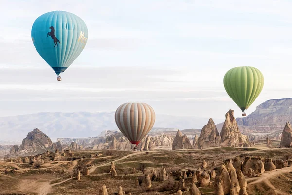 2018年2月26日 气球飞越卡帕多西亚山谷 Goreme Cappadocia 土耳其 — 图库照片