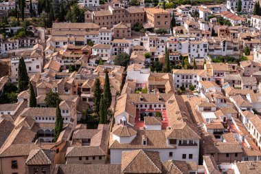 İspanya 'nın Granada kentindeki tarihi Albaicin' in panoramik manzarası