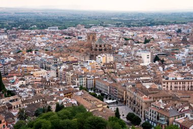 Granada, İspanya 'nın tarihi merkezinin panoramik görüntüsü