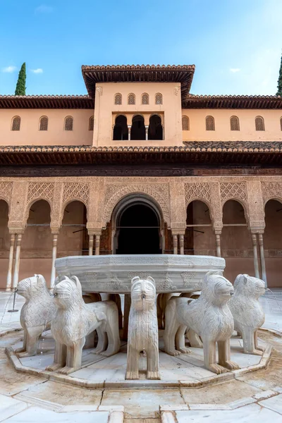 Corte Dei Leoni Nel Palazzo Dell Alhambra Granada Spagna — Foto Stock