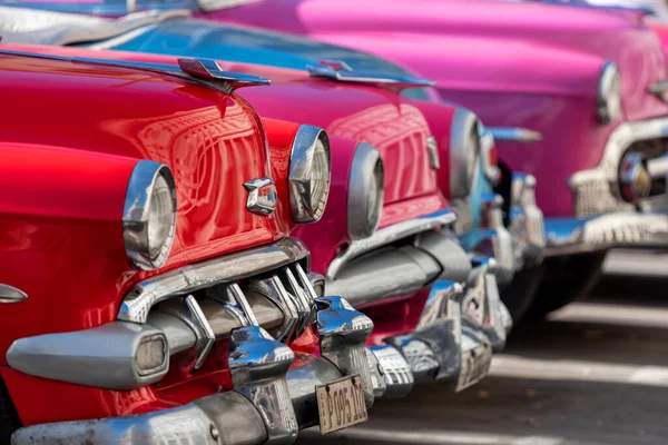 August 2019 Colorful Group Classic Cars Old Havana Havana Cuba — Stock Photo, Image