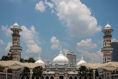 17 Mart 2018: Kuala Lumpur, Malezya 'daki Mescid Jamek camii cephesi