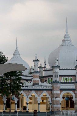 17 Mart 2018: Kuala Lumpur, Malezya 'daki Mescid Jamek camii cephesi