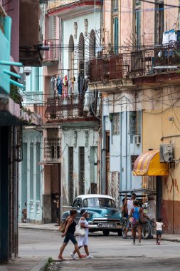 4 Eylül 2019 'da Old Habana' da sokak sahnesi. Havana, Küba