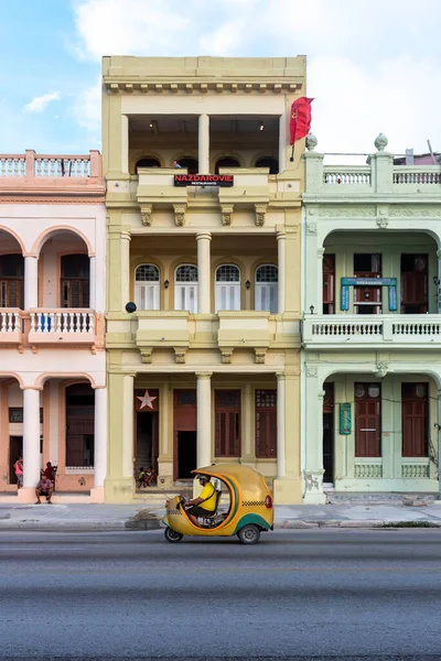 September 2019 Coco Taxi Malecon Havana Cuba — Stock Photo, Image