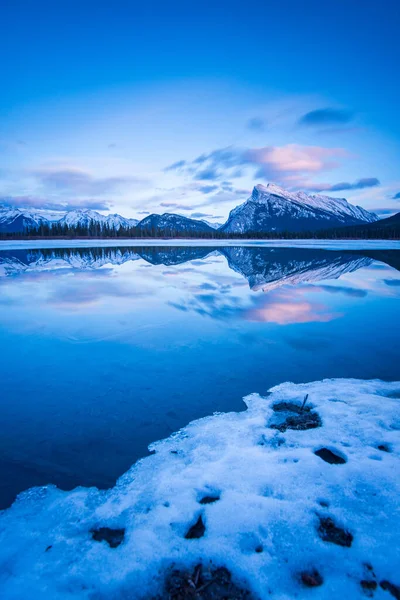 Vista Panoramica Bellissimo Paesaggio Montagne Lago Cristallo — Foto Stock