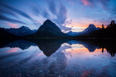 Yazın Buzul-Waterton Peyzajı
