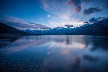 Dağlarda gün batımı