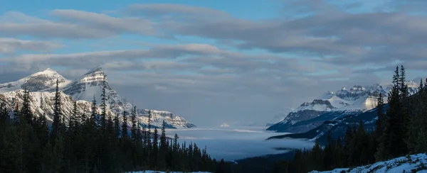 Coucher Soleil Dans Les Montagnes — Photo