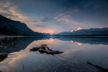 Alberta çölünde gün batımı