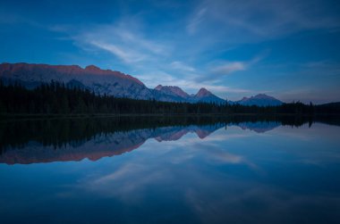 Yazın dağ manzarası