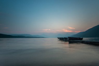 Gün batımında Buzul Ulusal Parkı 
