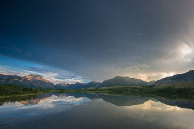 Dağlarda gün batımı