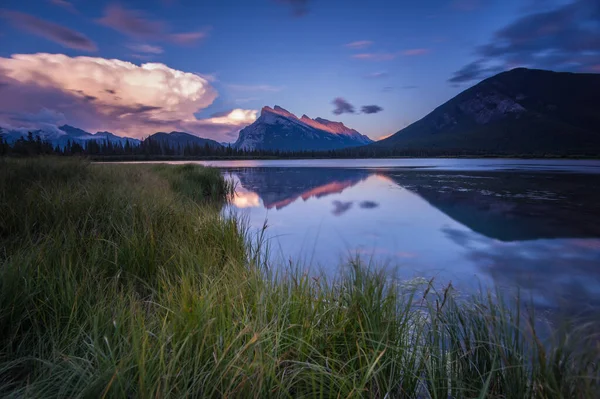 Tramonto Sulle Montagne Rocciose Canadesi — Foto Stock