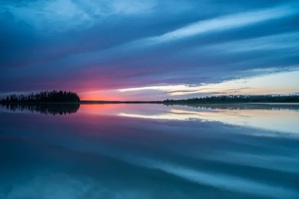 アルバータ州エルク島の夕日 — ストック写真