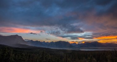 Waterton Ulusal Parkı, Alberta, Canda