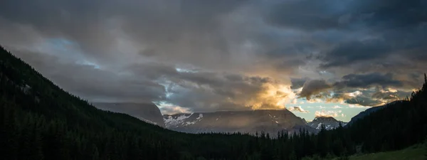 Coucher Soleil Dans Les Rocheuses Canadiennes — Photo