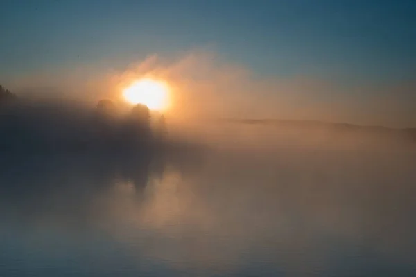Схід Сонця Тумані — стокове фото