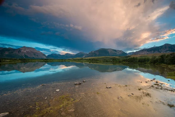 Parque Nacional Waterton Alberta Canda —  Fotos de Stock