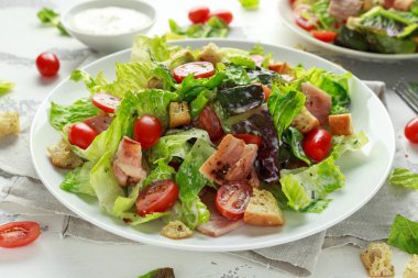 Bacon marul domates, Blt salata krem soyunma soslu kruton