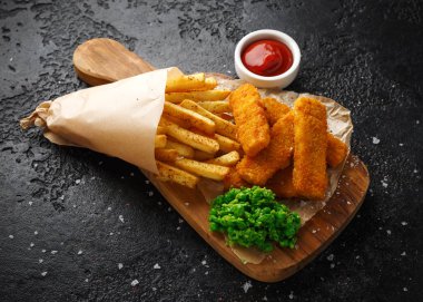 Fish fingers, mashed peas and chips fries. Traditional British fast food clipart