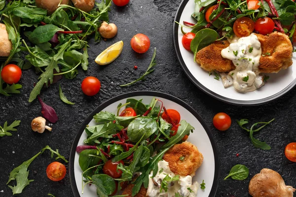 Chicken steak in Breadcrumbs with mushrooms and vegetables — Stock Photo, Image