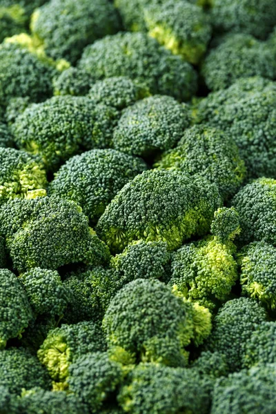 Brócolis cru verde fresco saudável. fundo, textura . — Fotografia de Stock