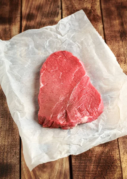 Macellai di brasatura di manzo fresco crudo tagliati pronti per la cottura — Foto Stock