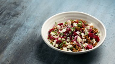 Pancar Feta Peynirli Mercimek Salatası. Sağlıklı Yemek.