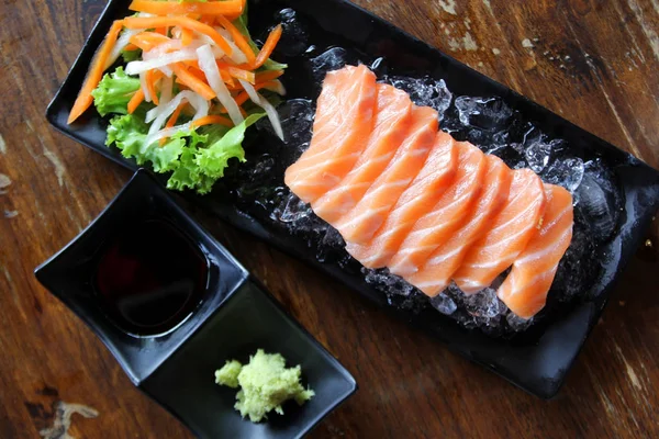 Saumon Cru Tranché Sashimi Saumon Japonais Avec Sauce Aux Légumes — Photo