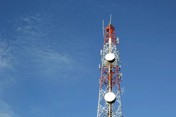 Telecommunication Tower Beautiful Sky Background — Stock Photo, Image