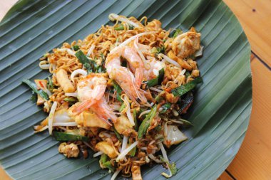 Pad Thai, karides ile kızarmış erişte